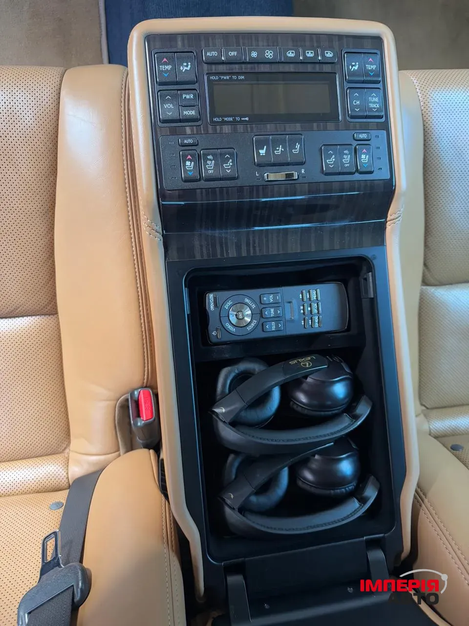 Lexus LS - фото 19