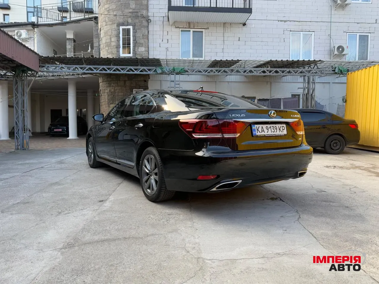 Lexus LS - фото 10