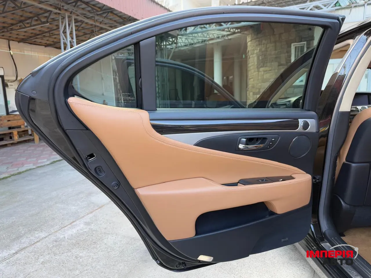 Lexus LS - фото 15