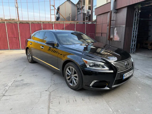 Lexus LS - фото 3