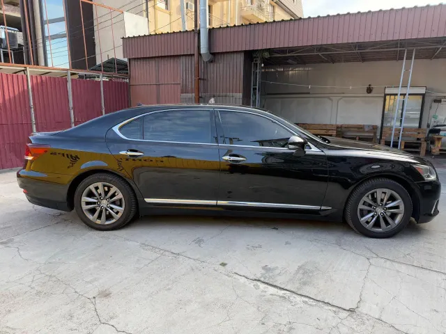 Lexus LS - фото 4