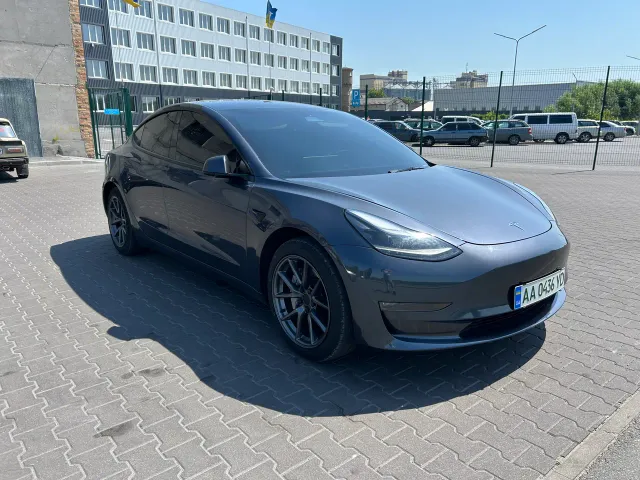 Tesla Model 3 - фото 5
