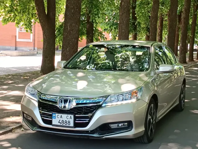 Honda Accord - фото 1