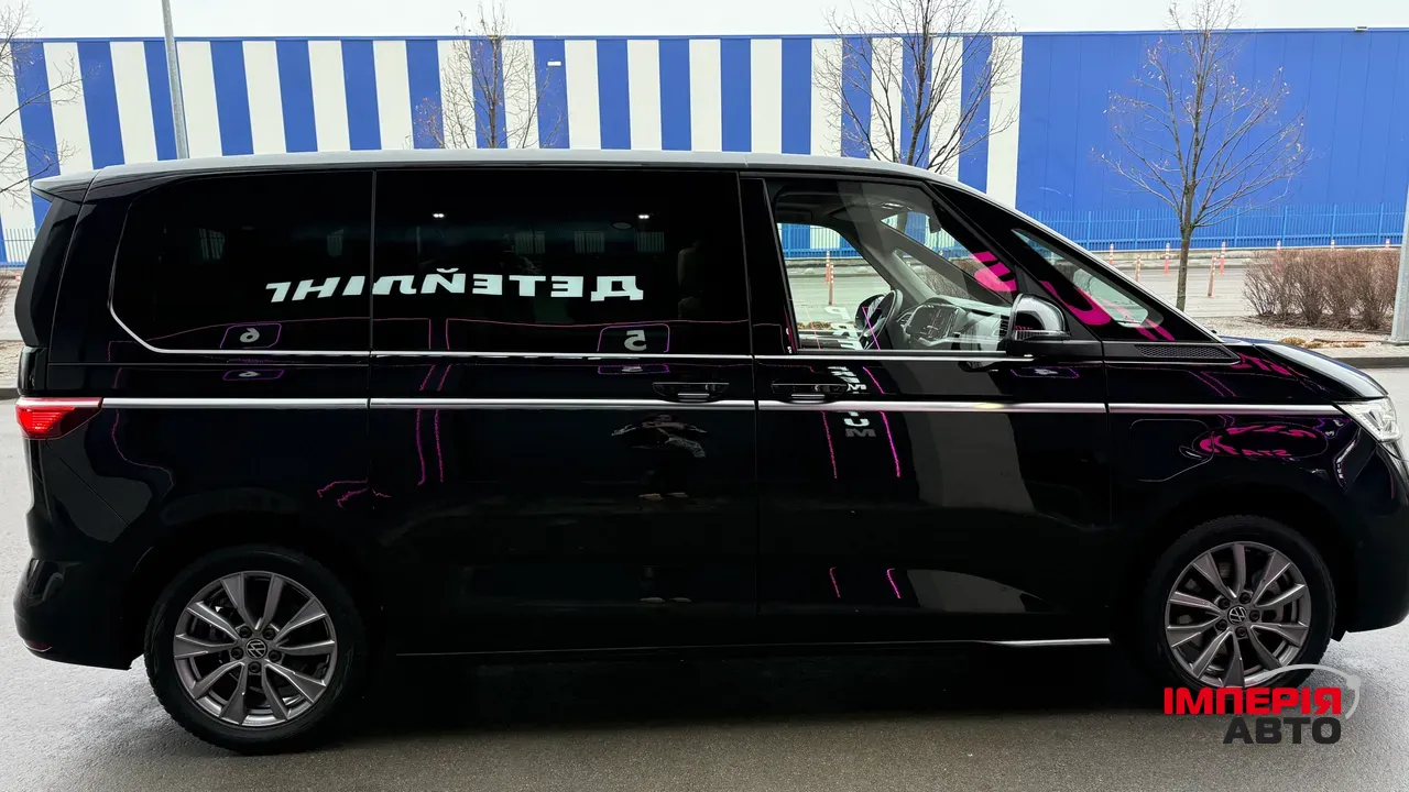 Volkswagen Multivan - фото 8