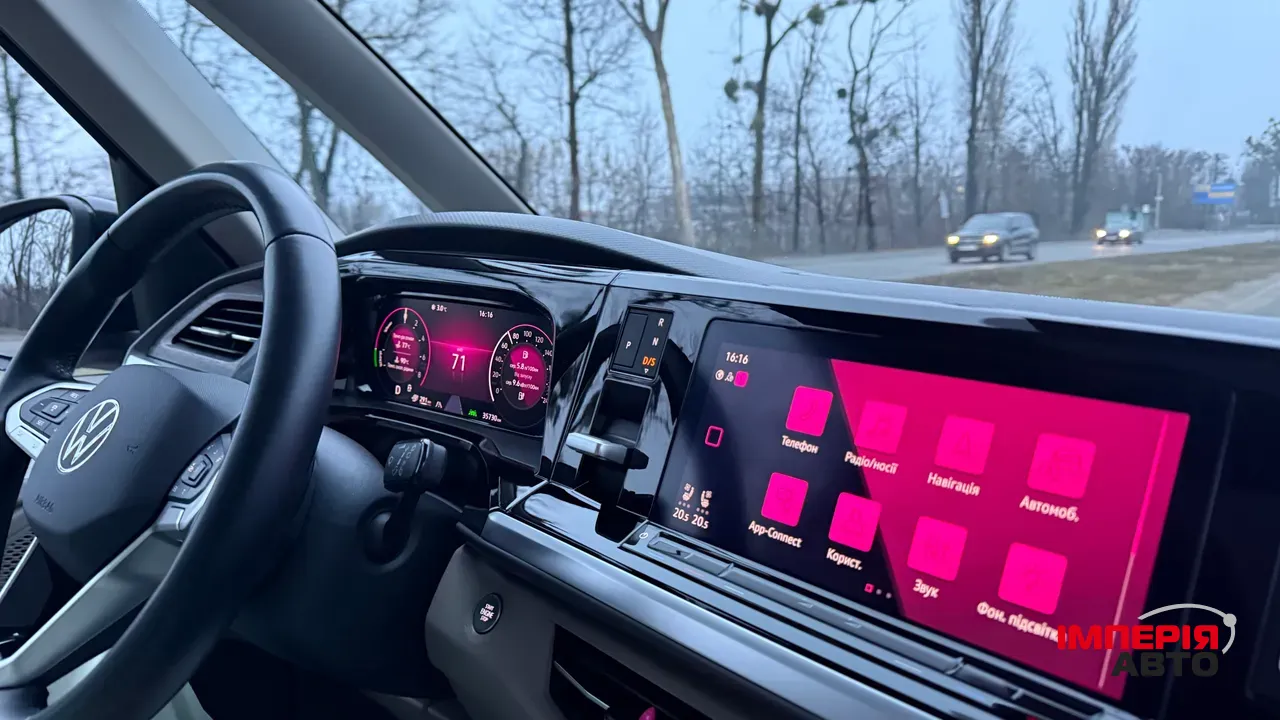 Volkswagen Multivan - фото 14