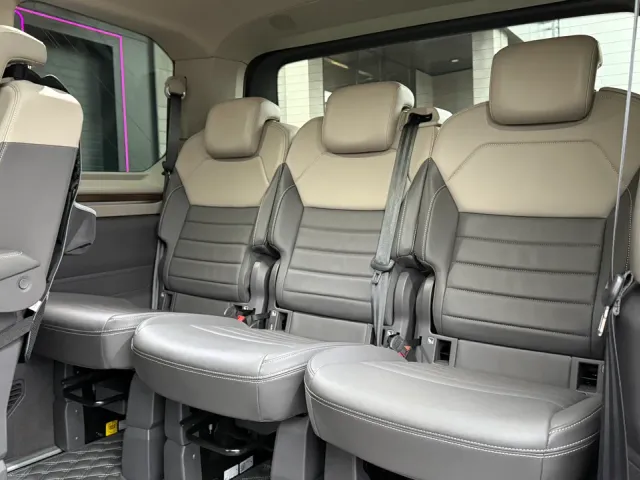 Volkswagen Multivan - фото 3