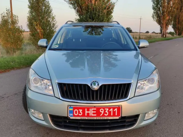Skoda Octavia - фото 3
