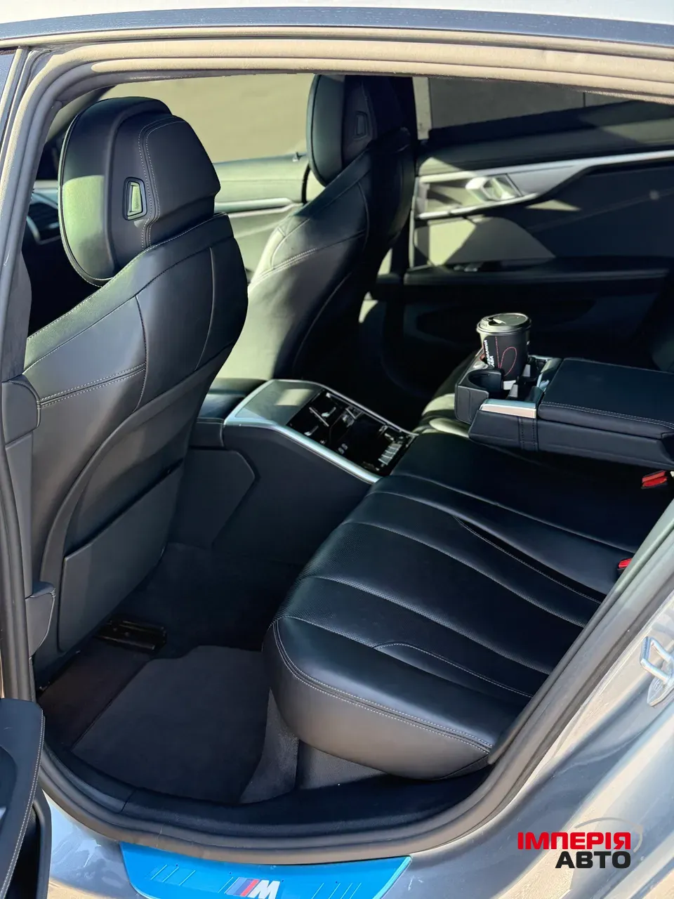 BMW 8 серії - фото 8