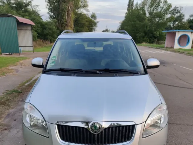 Skoda Fabia - фото 2