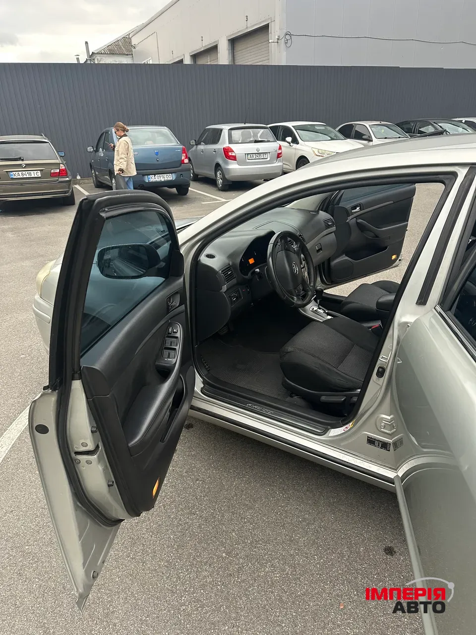 Toyota Avensis - фото 7