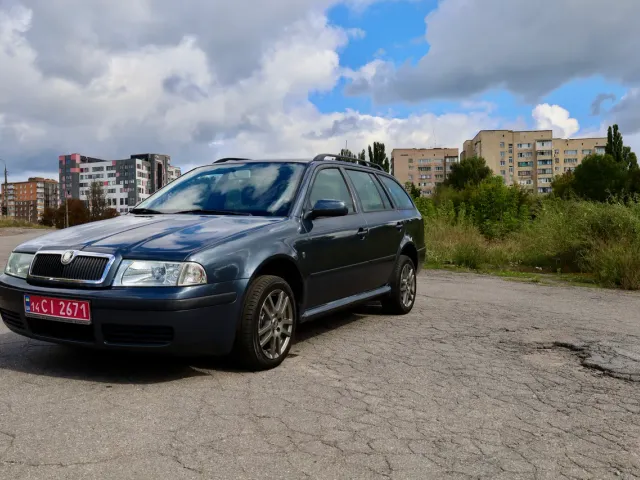 Skoda Octavia - фото 2