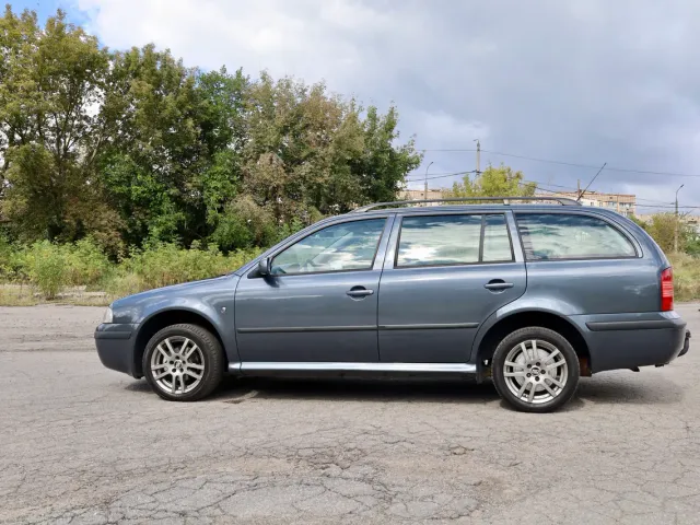 Skoda Octavia - фото 4