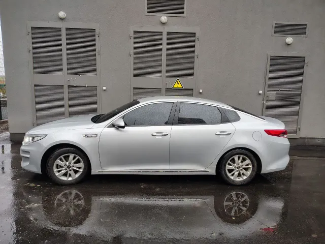 Kia K5 - фото 1