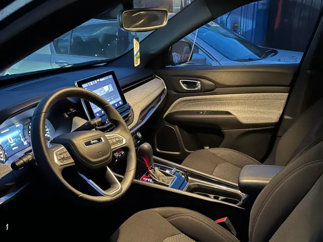 Jeep Compass - фото 5