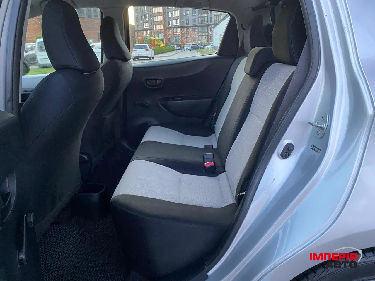 Toyota Yaris - фото 15