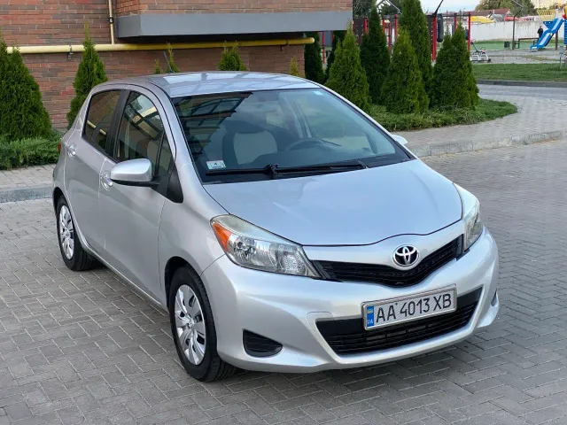 Toyota Yaris - фото 4