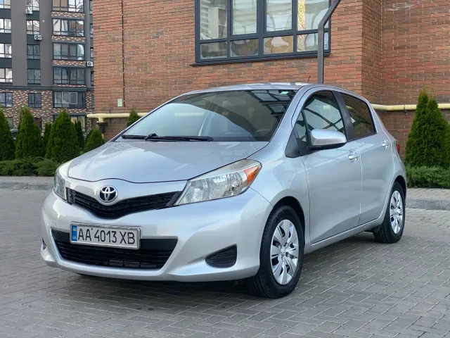 Toyota Yaris - фото 1