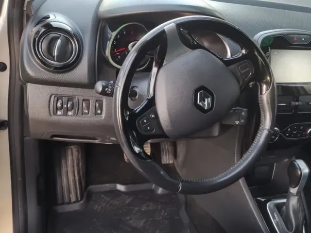 Renault Clio - фото 4