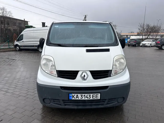 Renault Trafic - фото 2