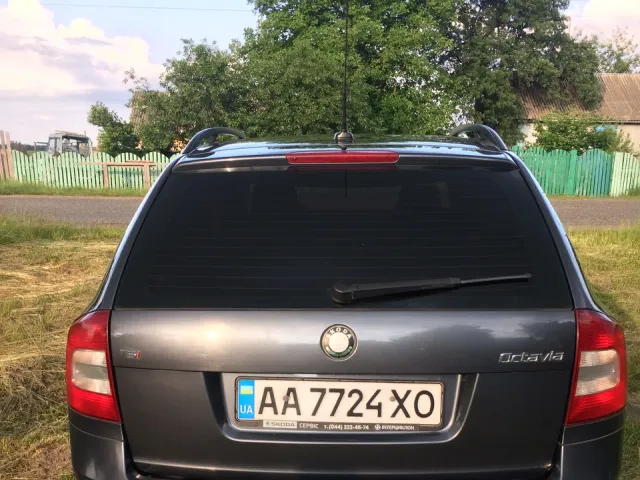 Skoda Octavia - фото 4