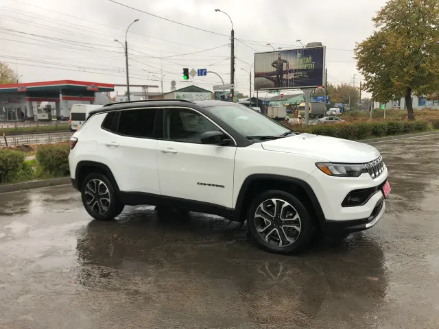 Jeep Compass - фото 1