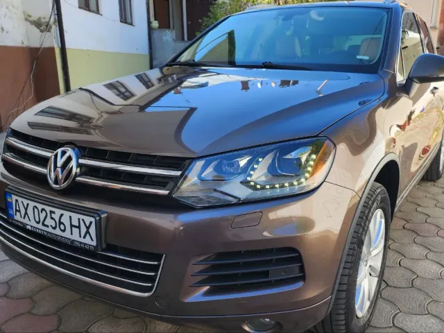 Volkswagen Touareg - фото 1
