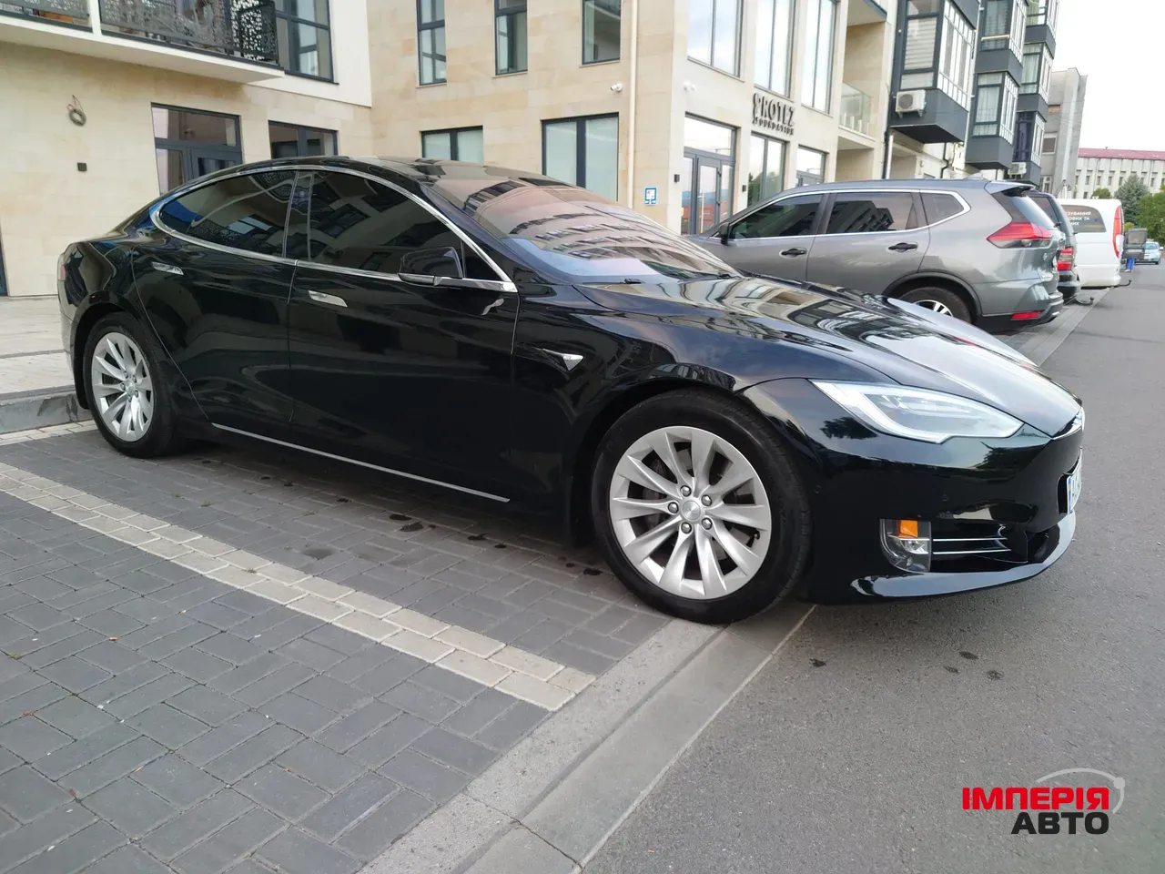 Tesla Model S - фото 4