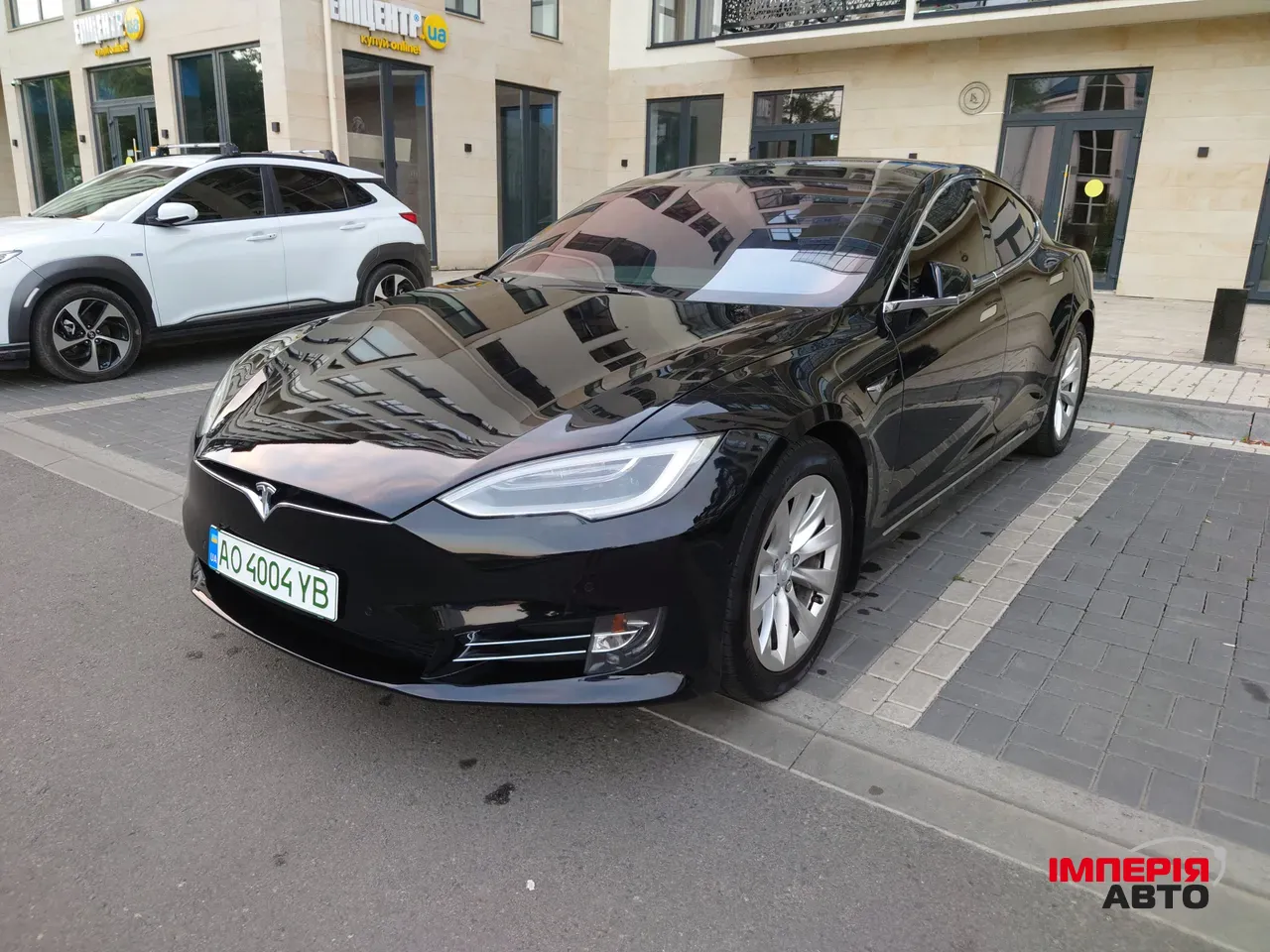 Tesla Model S - фото 1