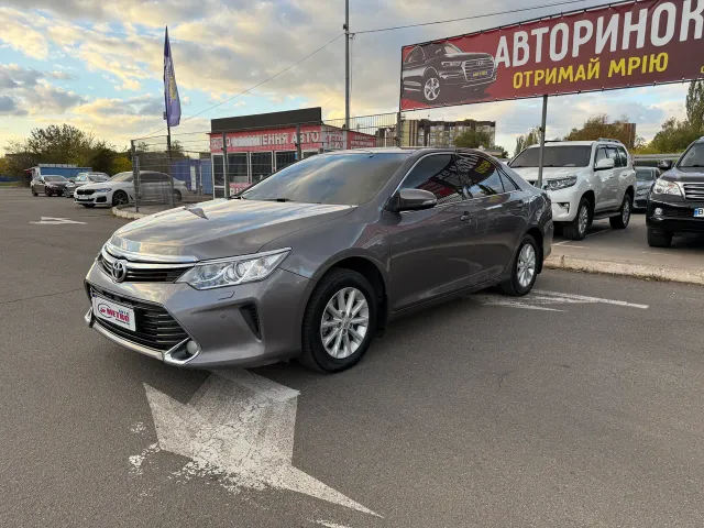 Toyota Camry - фото 5