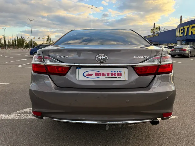 Toyota Camry - фото 4