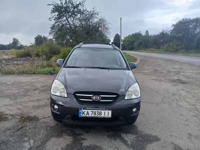Kia Carens - фото 3