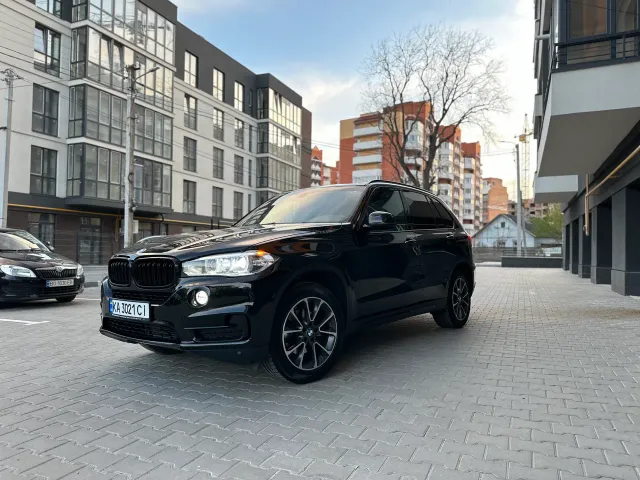 BMW X5 - фото 1