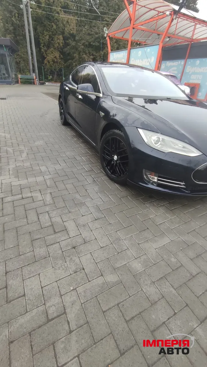 Tesla Model S - фото 8