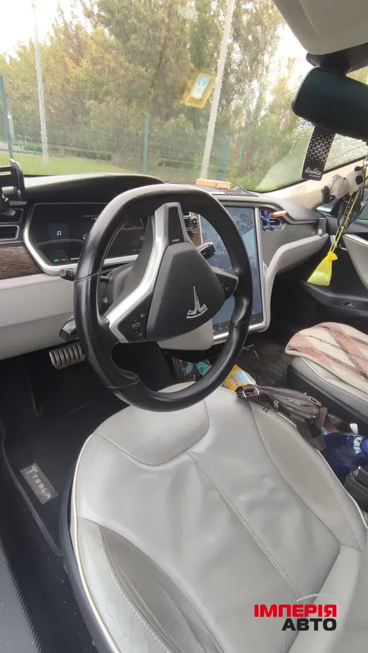 Tesla Model S - фото 12