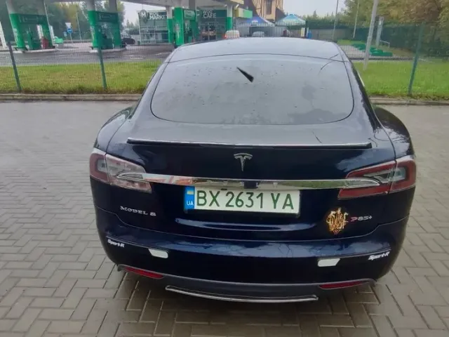 Tesla Model S - фото 3