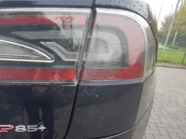Tesla Model S - фото 2