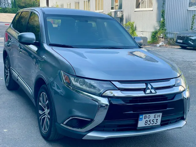 Mitsubishi Outlander - фото 3