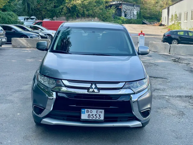 Mitsubishi Outlander - фото 2