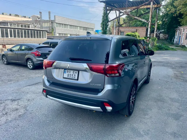 Mitsubishi Outlander - фото 5