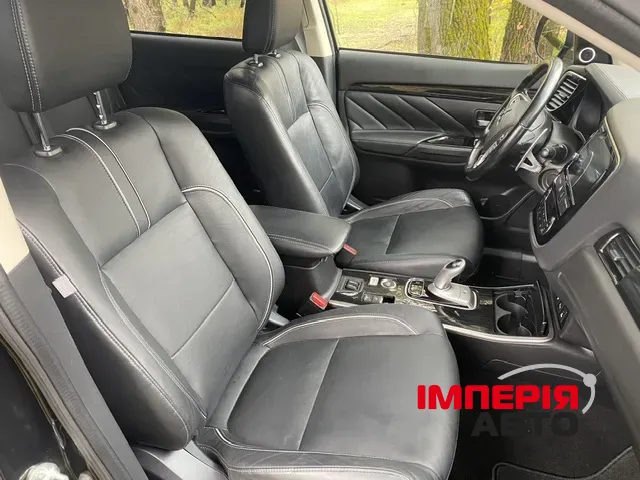 Mitsubishi Outlander - фото 26