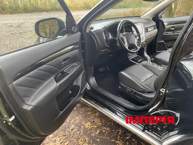 Mitsubishi Outlander - фото 14