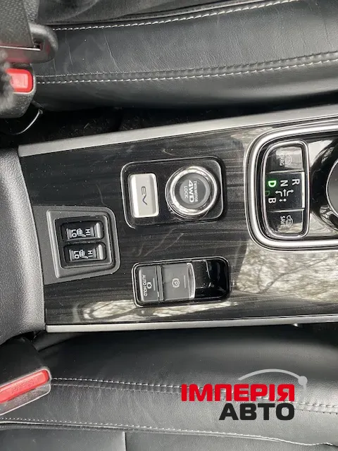 Mitsubishi Outlander - фото 23