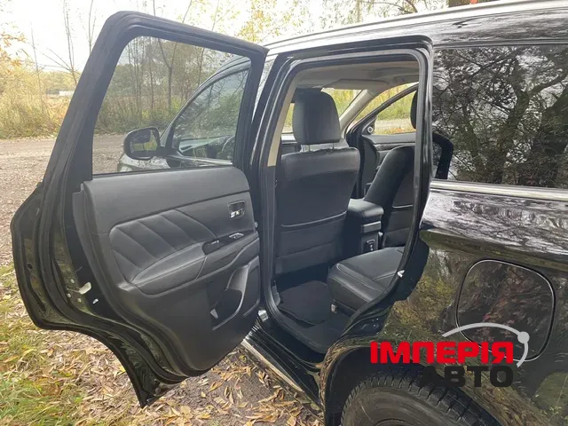 Mitsubishi Outlander - фото 11