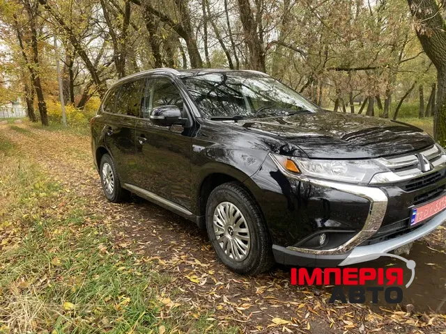 Mitsubishi Outlander - фото 3