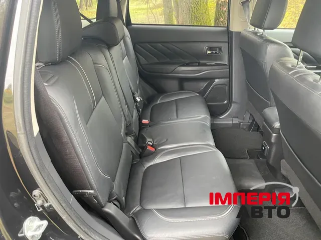 Mitsubishi Outlander - фото 32