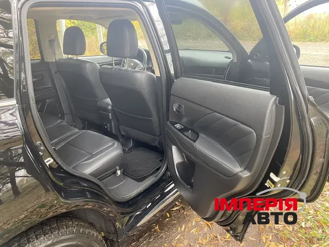 Mitsubishi Outlander - фото 7