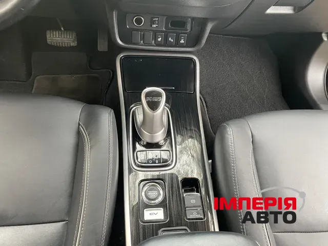 Mitsubishi Outlander - фото 19