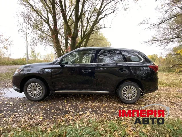 Mitsubishi Outlander - фото 5