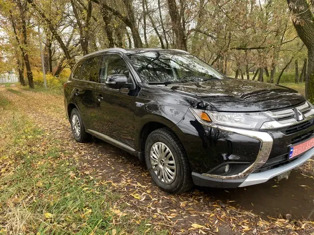 Mitsubishi Outlander - фото 3