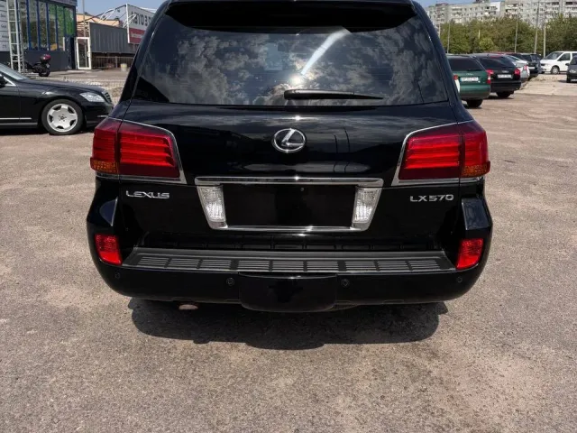 Lexus LX - фото 5